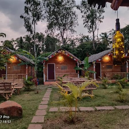 Island Vibes Hotel Hampi Ngoại thất bức ảnh